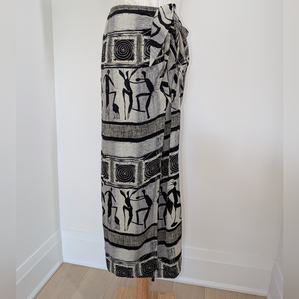 Joseph Ribkoff Black and Cream Patterned Skirt